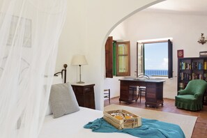 4 bedrooms, iron/ironing board, free WiFi, bed sheets - Villa La Fenice with Private Access to the Sea by Wonderful Italy (Castellammare del Golfo)