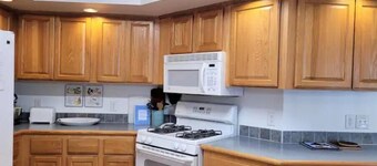 13-person home for families & groups!