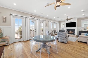 Interior - Book a Holiday Stay Today! Gulf Views! Private Pool with Backyard! 5 Bikes! (Seacrest Beach)