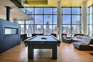 Games room - Penthouse Centre-ville (Montréal)