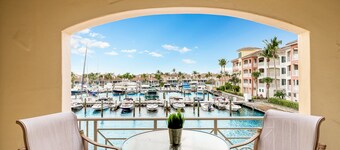 Beautiful & Cozy Vero Beach Condo - over looking the marina of Grand Harbor