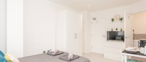 1 bedroom, iron/ironing board, free WiFi, bed sheets