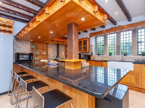 Farmhouse Barn - Rustic luxury for families -Leeds - Pass the Keys