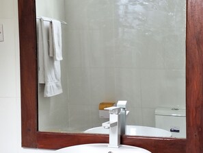 Asciugamani, sapone, carta igienica