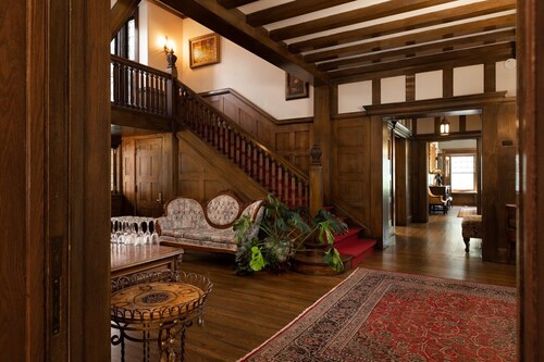 Frederick Stearns House in Detroit is a perfect venue for any private events.