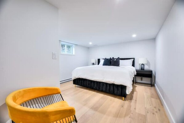 4 bedrooms, WiFi, bed sheets
