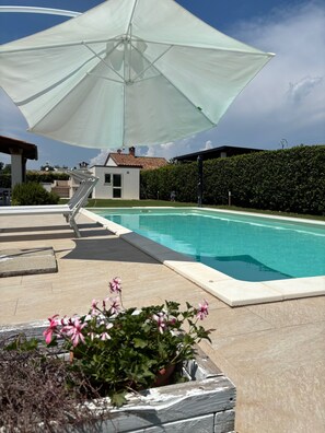 Outdoor pool - Wonderfull charming house for one family with huge garden and private pool (Toscana)
