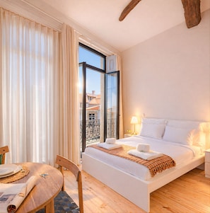 BF - 3F | In-room safe, soundproofing, iron/ironing board, free WiFi