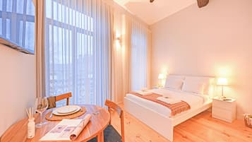 BF - 3F | In-room safe, soundproofing, iron/ironing board, free WiFi