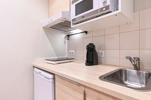 SC - 302 | Private kitchen | Microwave, stovetop, espresso maker, electric kettle - FindMe inPorto Santa Catarina (Porto)