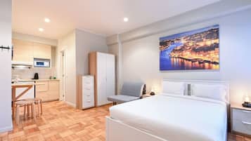 Studio Standar | 2 kamar tidur, brankas, ruang kerja ramah laptop, dan kedap suara