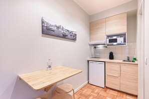 SC - 302 | Private kitchen | Microwave, stovetop, espresso maker, electric kettle - FindMe inPorto Santa Catarina (Porto)
