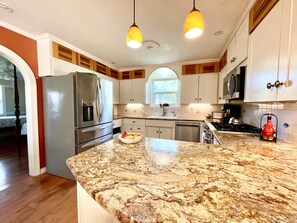 Fridge, microwave, oven, stovetop - Heated POOL.  Embellish our Tropical Southwind Home. Bike to beach and downtown! (St. Augustine)