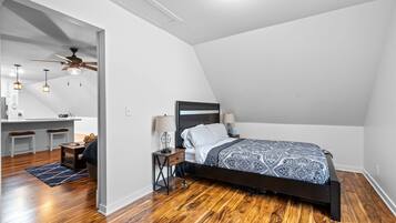 1 bedroom, desk, iron/ironing board, free WiFi