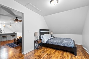 1 habitación, escritorio, tabla de planchar con plancha y wifi gratis