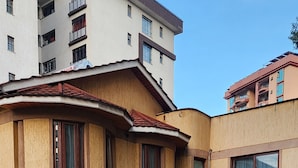 Front of property - O'sinkirri Hotel (Nairobi)