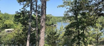 Cabin #14 View From the Top, Enjoy the Beauty of the Lake
