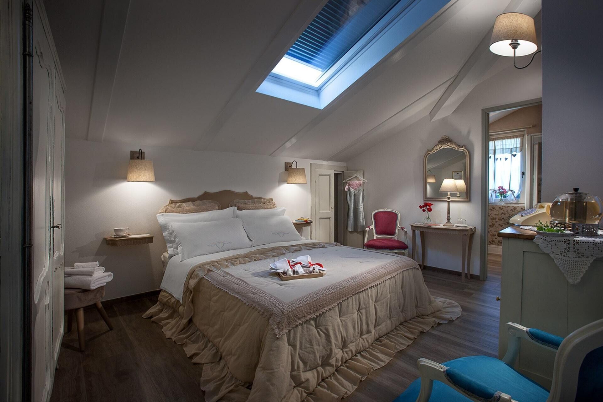 2 bedrooms, travel crib, WiFi, bed sheets