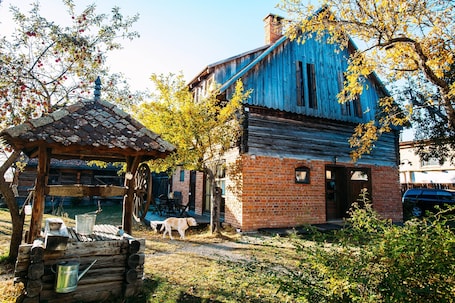 Front of property. Barn Guesthouse Csíkdelne