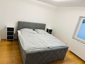 4 bedrooms, WiFi, bed sheets