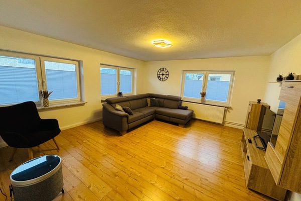 Smart-TV, BĂŒcher, Stereoanlage