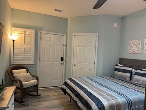 1 habitación, tabla de planchar con plancha, wifi y ropa de cama
