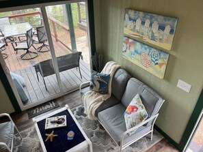 Smart TV, fireplace, books - Cabin #15 Lake Beach Front (Royal)