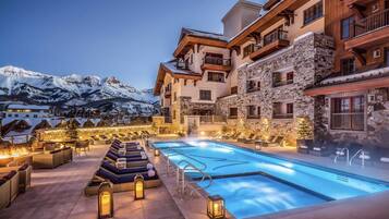 Outdoor pool, a heated pool