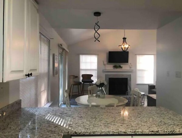 Interior - Spacious 3 BDRM House 2.5 Bath Fast Internet (Herndon)