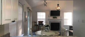 Entire House 5 BDRMS 3.5 BATHS Near DC Sleeps 14