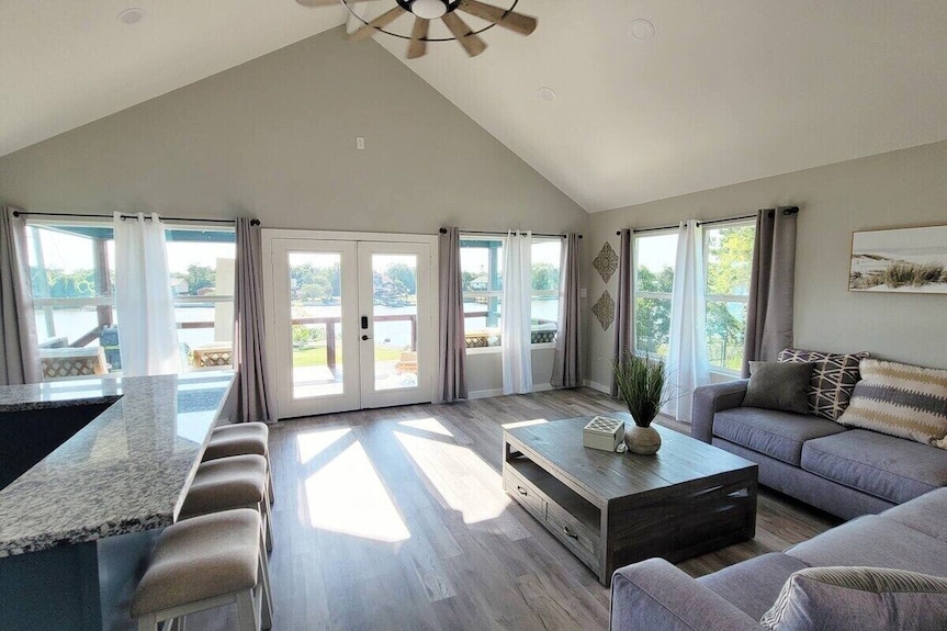 Fortress Waterfront Home W/boat Ramp Access - 베이타운