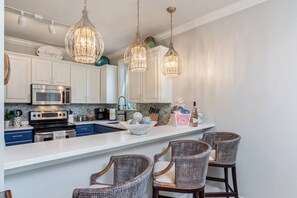 Kjøleskap, mikrobølgeovn, ovn og oppvaskmaskin