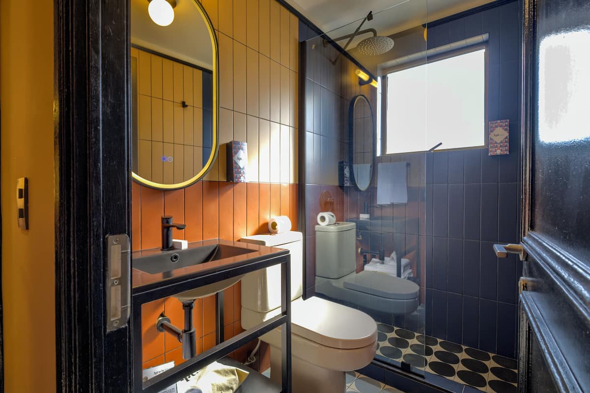 Hårtørrer, håndklæder, Sæbe, Shampoo