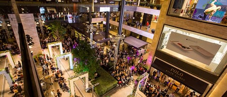 Shopping mall