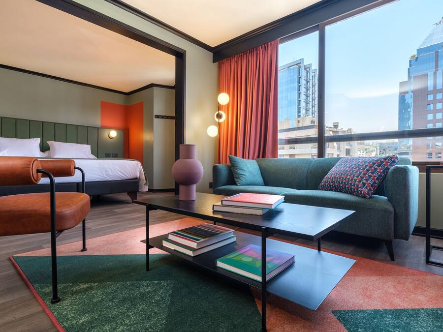 In-room safe, soundproofing, iron/ironing board, free WiFi