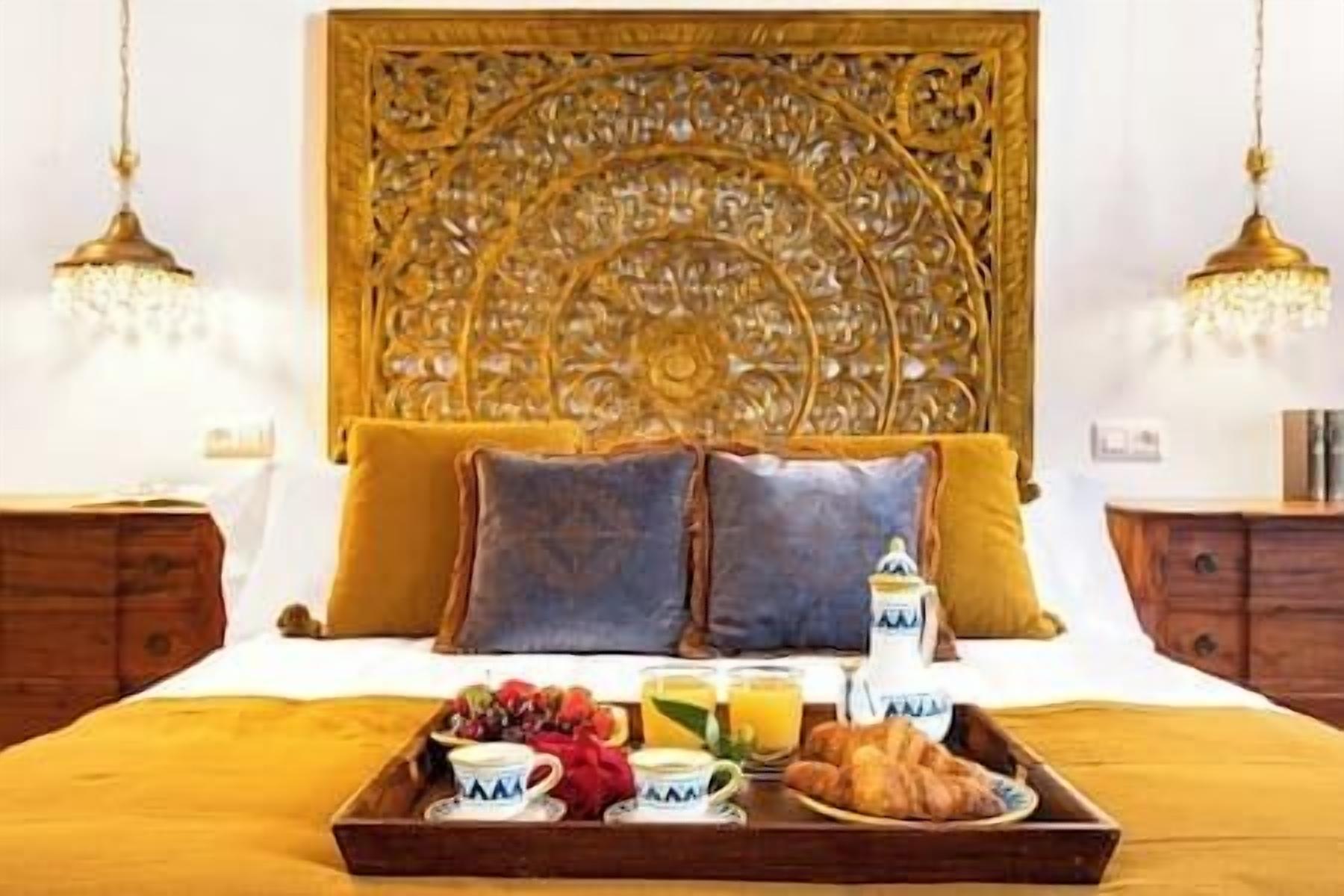 3 chambres, fer et planche à repasser, Wi-Fi, draps fournis