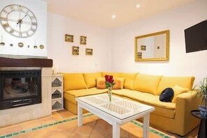 TV - Terrace with views to Alhambra. Morayma House. (Granada)