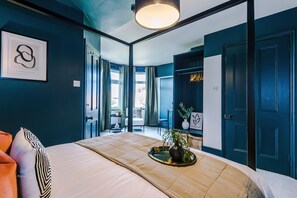 8 habitaciones, decoración personalizada y muebles diferentes