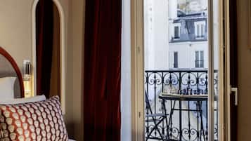 Superior-huone | Ylelliset vuodevaatteet, ilmaiset minibaarituotteet