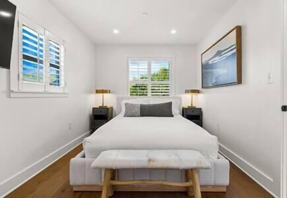 Downtown Luxury Suite D, Upstairs Carpinteria Vrbo