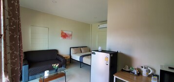 Basic Cabin, Mountain View | Premium bedding, blackout drapes, free WiFi, bed sheets