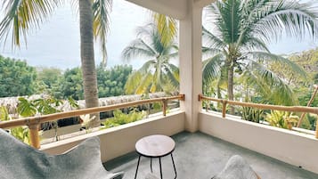 Premium Loft, 1 King Bed, Air conditioning, Ocean View | Balcony view