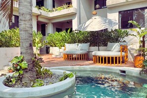 2 piscinas externas, guarda-sóis, espreguiçadeiras