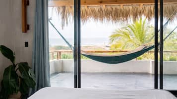 Premier Apartment, 2 Bedrooms, Air conditioning, Ocean View | Egyptian cotton sheets, premium bedding, down duvets, memory-foam beds
