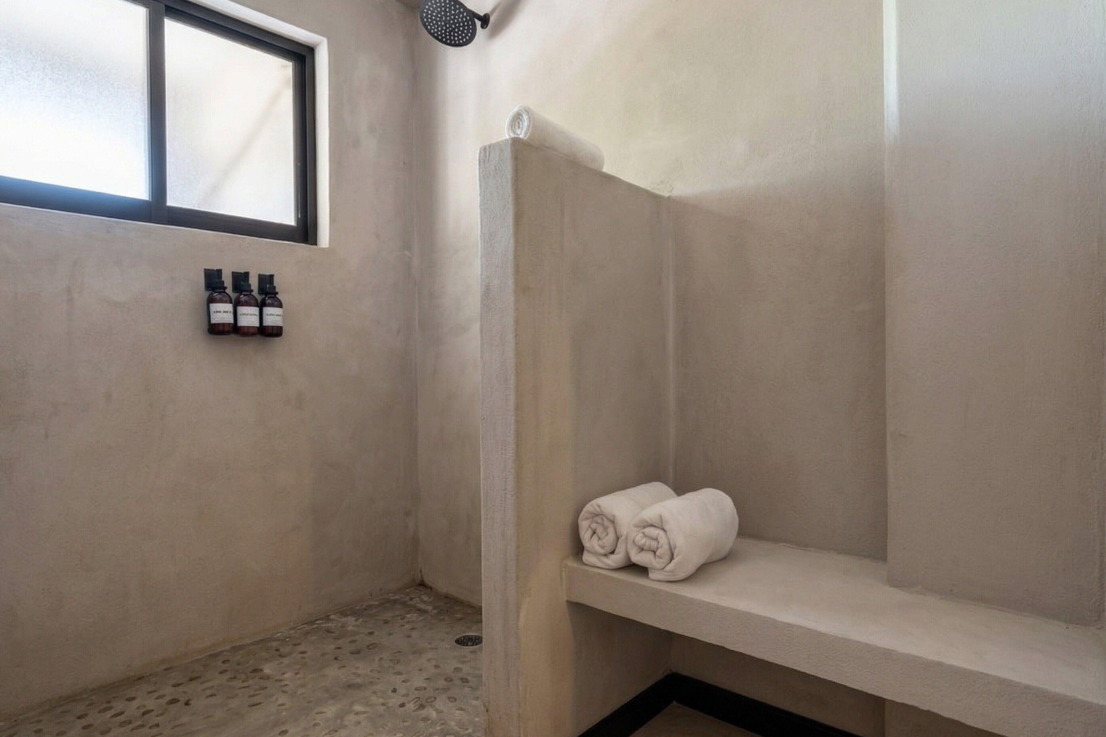Premier Apartment, 2 Bedrooms, Air conditioning, Ocean View | Bathroom | Shower, rainfall showerhead, eco-friendly toiletries, hair dryer