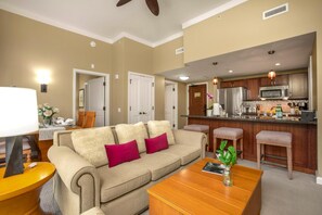 TV - KBM Resorts | FREE CAR | Honua Kai Hokulani | Ocean view | 1-Bedroom Condo, Beautiful view! HKH-114 (Lahaina)