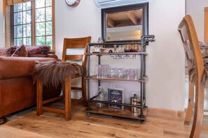 Smart TV, fireplace, DVD player