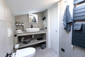 Regadera y bidet 