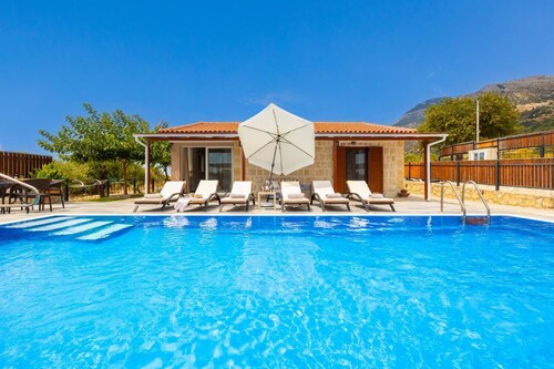 Villa Reggina - Two Bedroom Villa, Sleeps 4