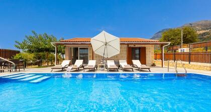 Villa Reggina - Two Bedroom Villa, Sleeps 4